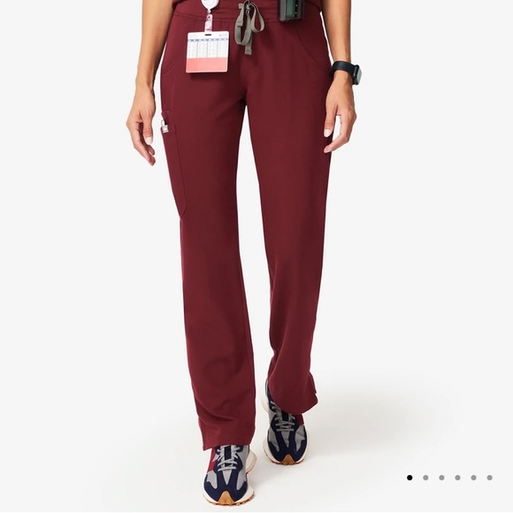 Figs Kade Cargo Scrub Pants - Picture 1 of 9